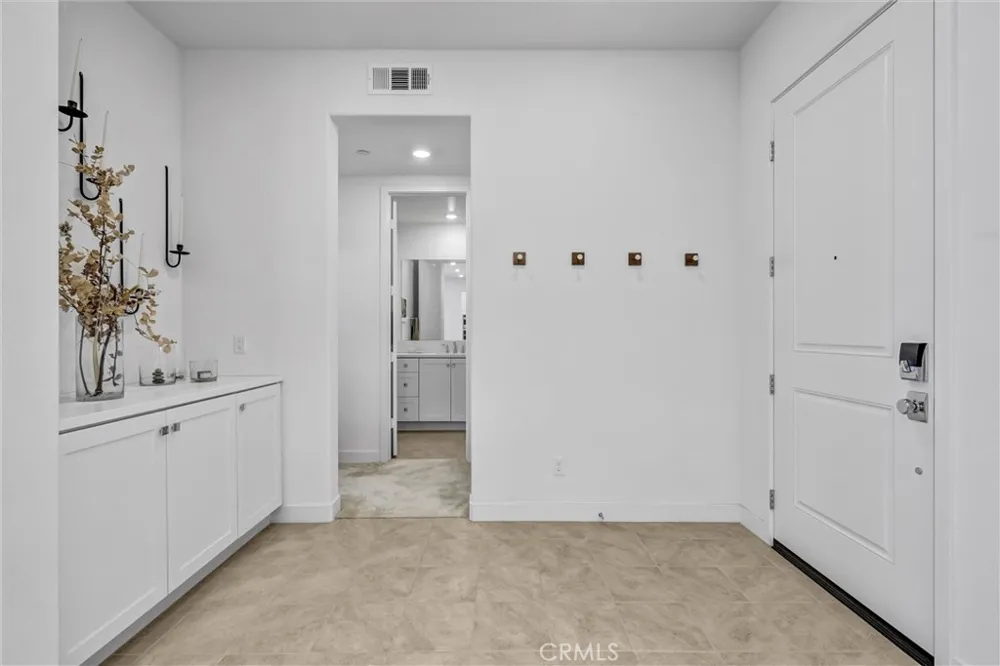 143 Baluster Irvine, CA 92618