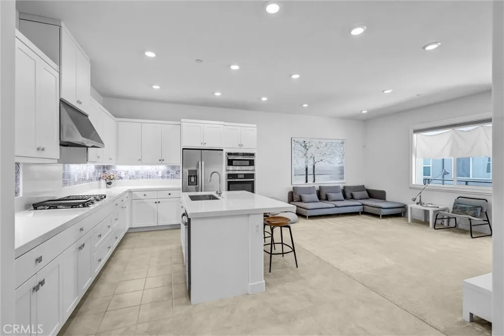 143 Baluster Irvine, CA 92618
