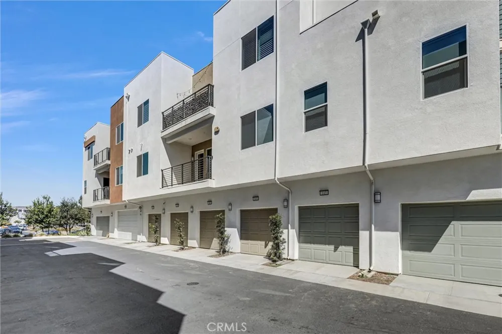 143 Baluster Irvine, CA 92618