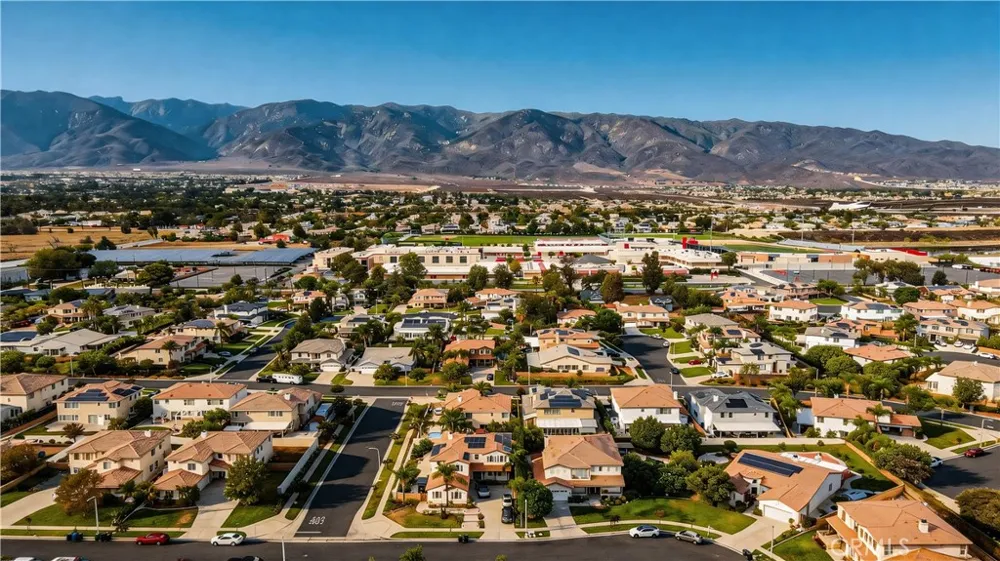 13482 Redwood Rancho Cucamonga, CA 91739
