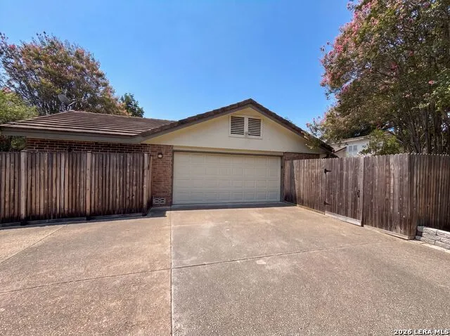 1930 SHADOW PARK ST San Antonio, TX 78232