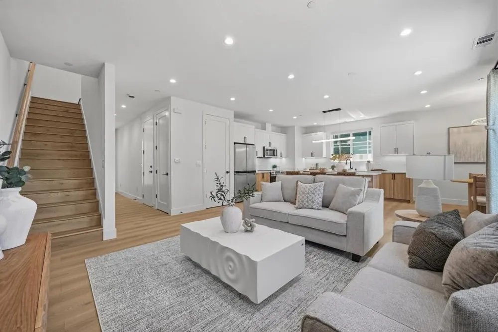 24 Silver Elm Court San Jose, CA 95127