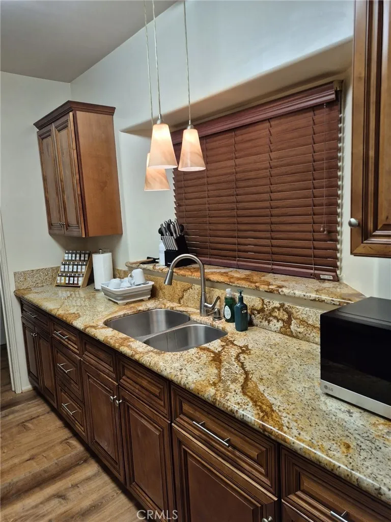 4228 8th Avenue Los Angeles, CA 90008