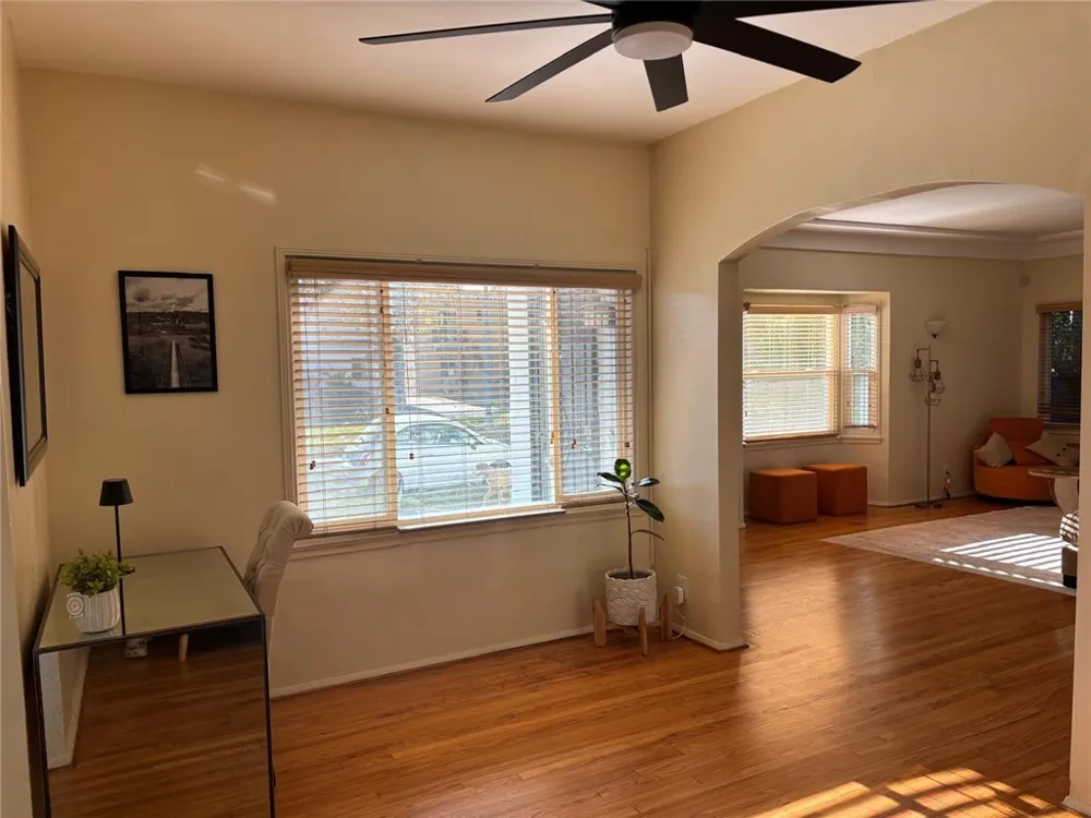4228 8th Avenue Los Angeles, CA 90008