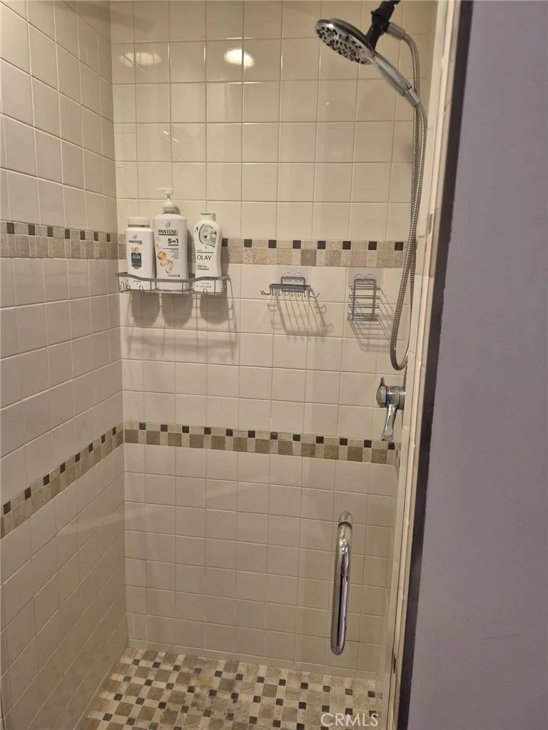 4228 8th Avenue Los Angeles, CA 90008