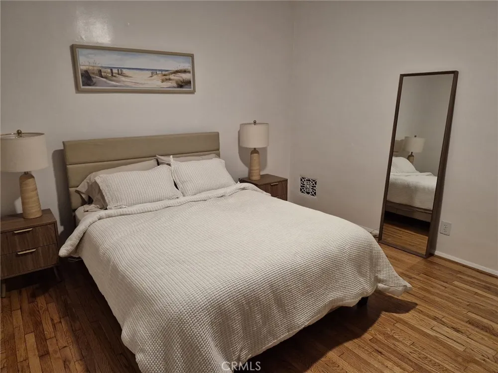 4228 8th Avenue Los Angeles, CA 90008
