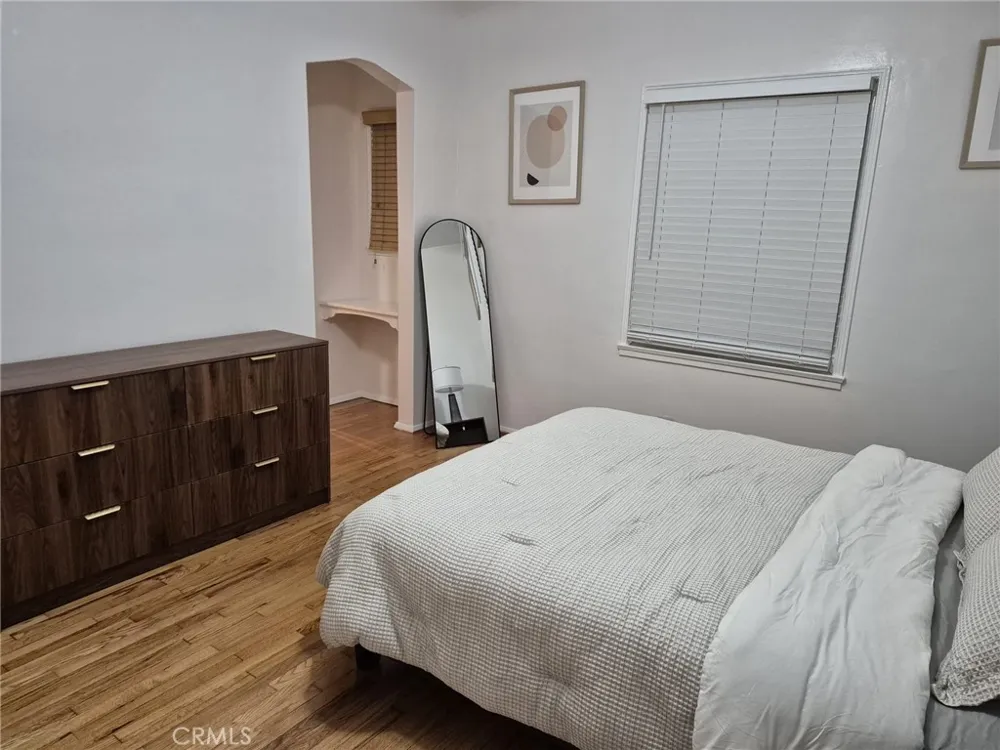 4228 8th Avenue Los Angeles, CA 90008