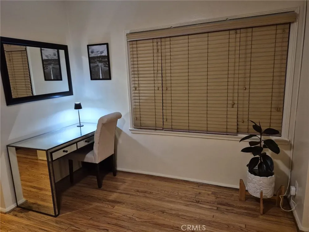 4228 8th Avenue Los Angeles, CA 90008