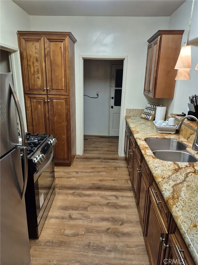 4228 8th Avenue Los Angeles, CA 90008