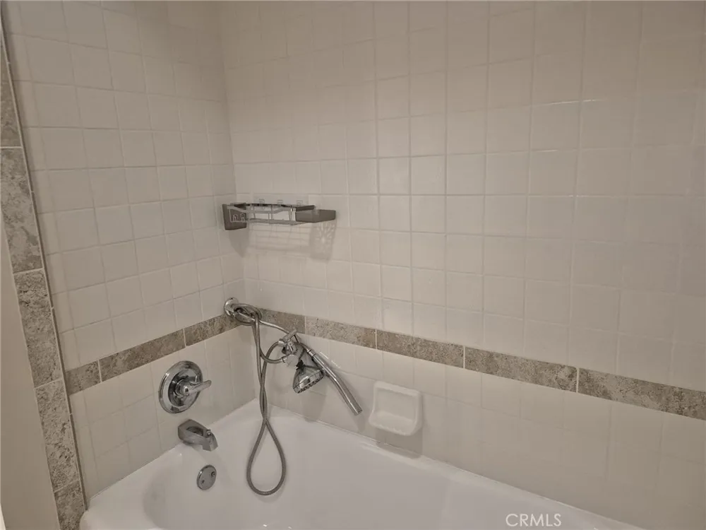 4228 8th Avenue Los Angeles, CA 90008