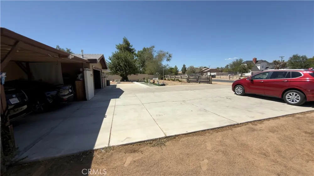 13491 Iroquois Apple Valley, CA 92308