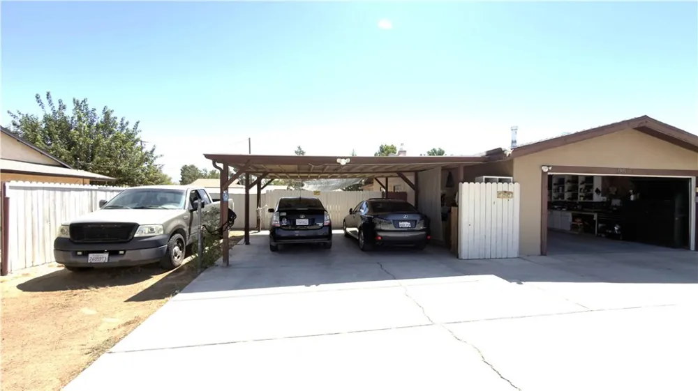 13491 Iroquois Apple Valley, CA 92308