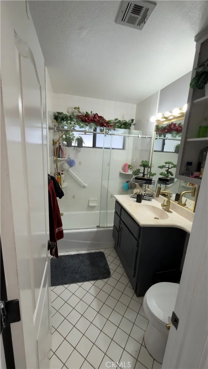 13491 Iroquois Apple Valley, CA 92308