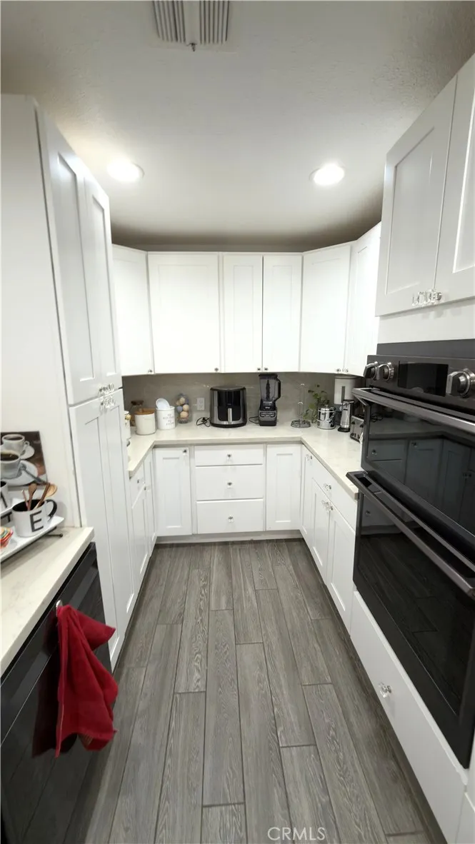 13491 Iroquois Apple Valley, CA 92308