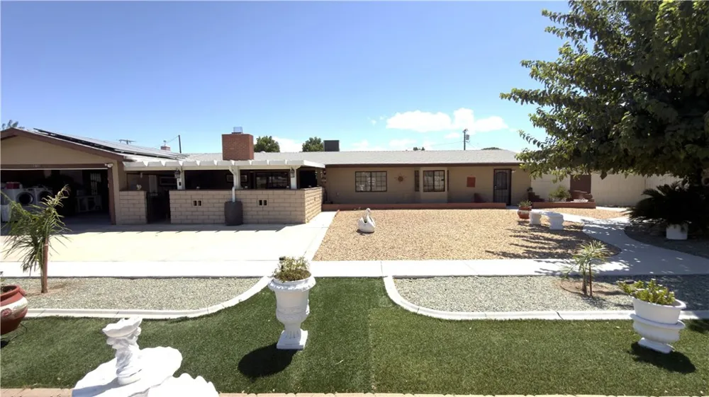 13491 Iroquois Apple Valley, CA 92308