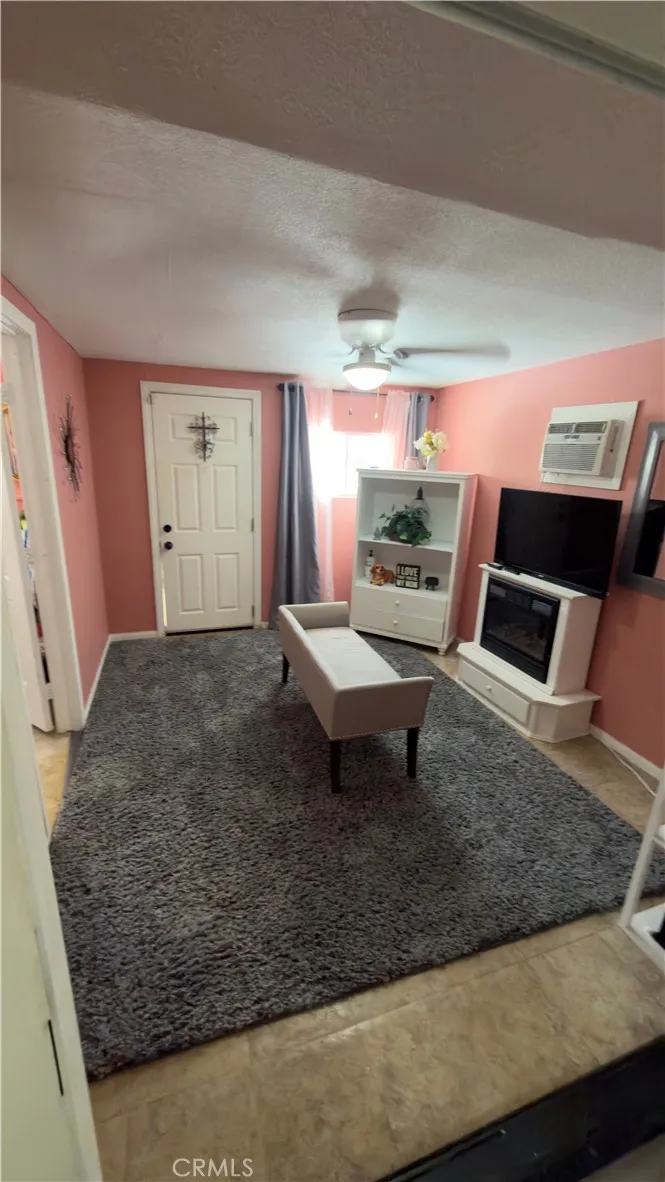 13491 Iroquois Apple Valley, CA 92308