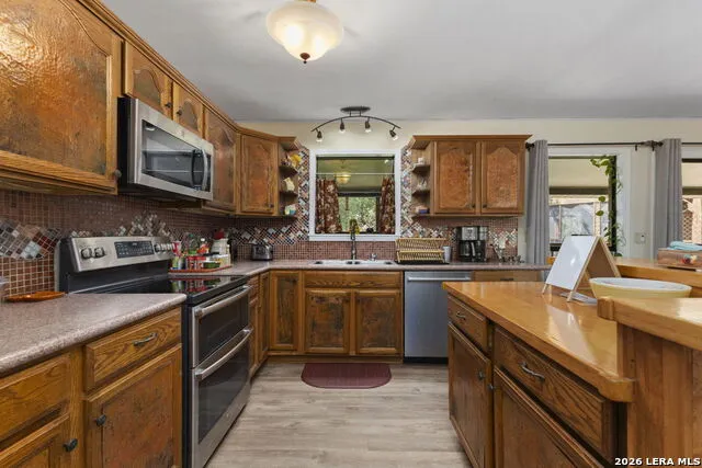 1746 Cattail Canyon Lake, TX 78133