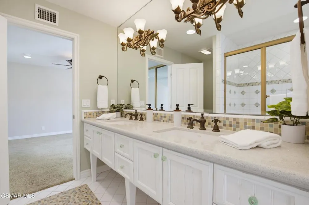 3927 Fairbreeze Circle Westlake Village, CA 91361