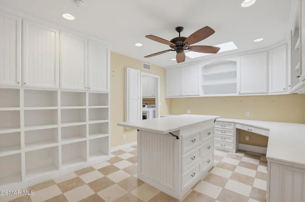 3927 Fairbreeze Circle Westlake Village, CA 91361