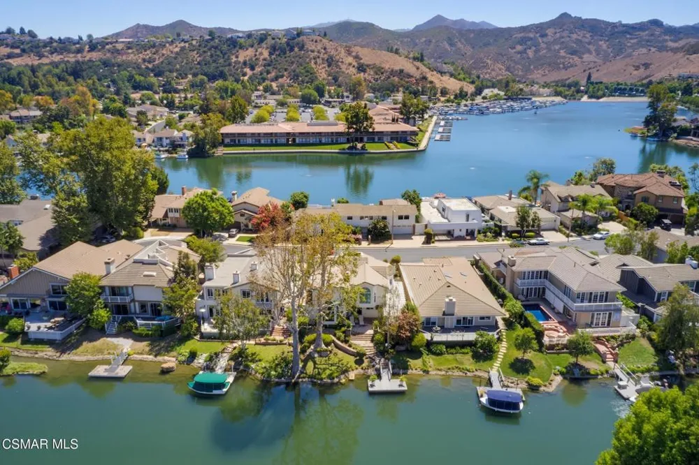 3927 Fairbreeze Circle Westlake Village, CA 91361