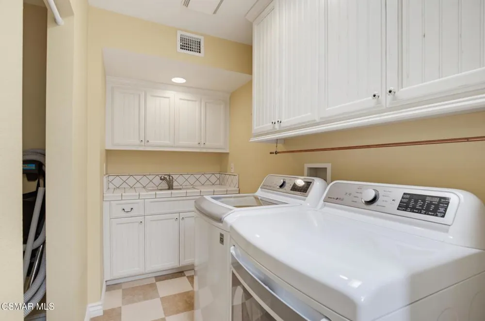 3927 Fairbreeze Circle Westlake Village, CA 91361