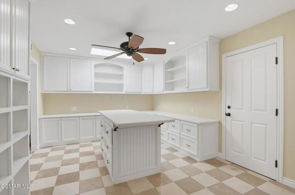 3927 Fairbreeze Circle Westlake Village, CA 91361