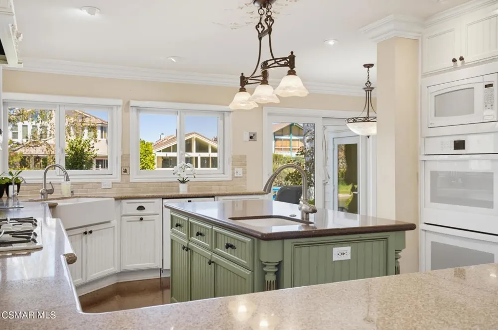 3927 Fairbreeze Circle Westlake Village, CA 91361
