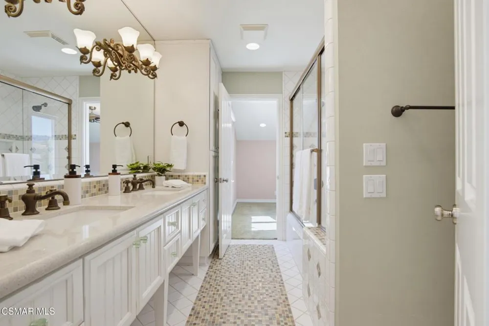 3927 Fairbreeze Circle Westlake Village, CA 91361