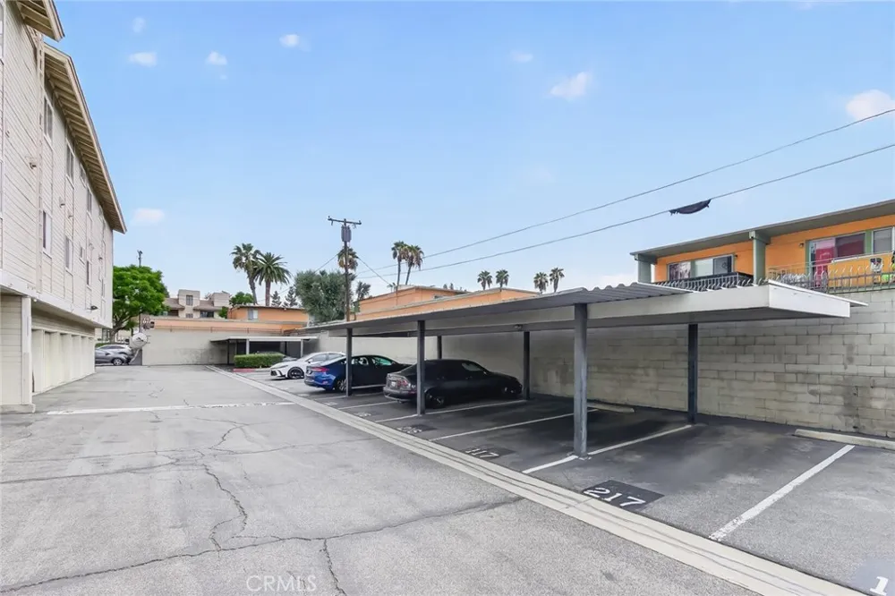 777 S Citrus #217 Azusa, CA 91702