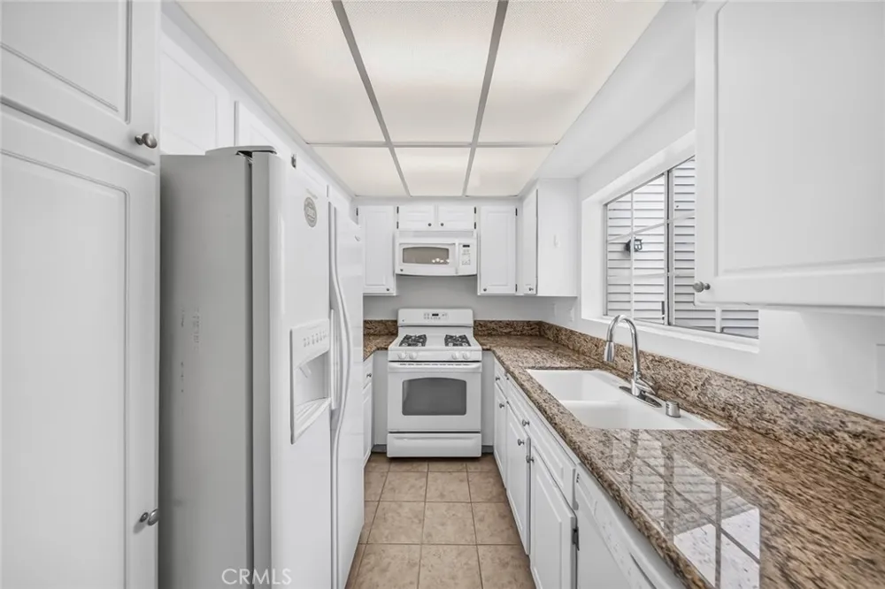 777 S Citrus #217 Azusa, CA 91702