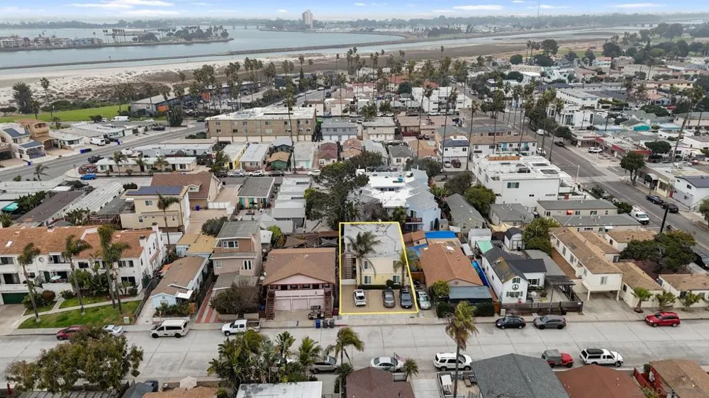 5130 Long Branch Avenue #B San Diego, CA 92107