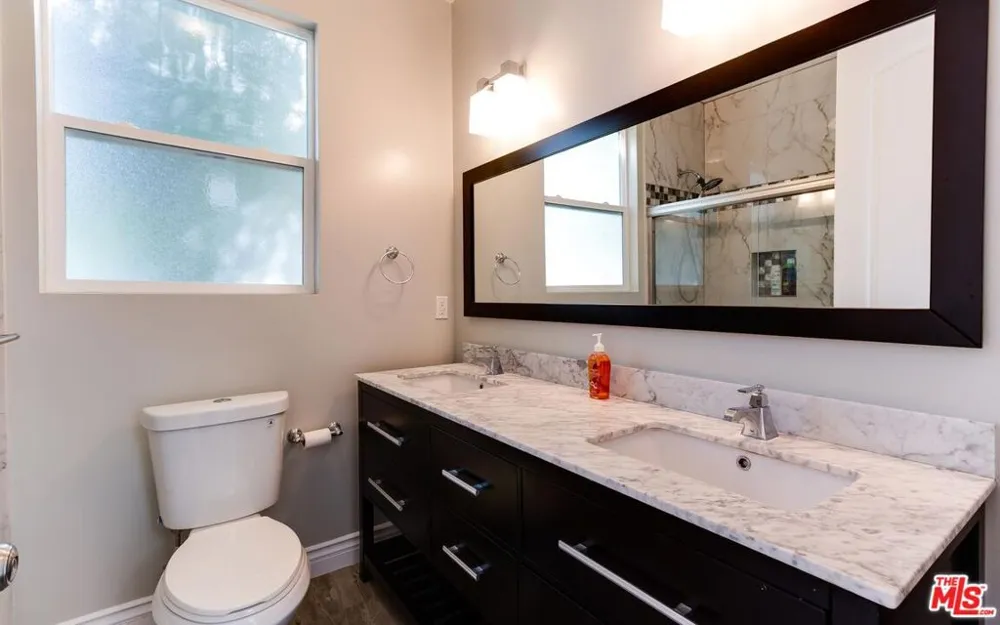 16001 WYANDOTTE STREET Van Nuys, CA 91406