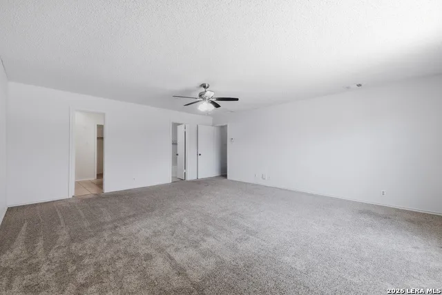 6318 Regency Wood San Antonio, TX 78249