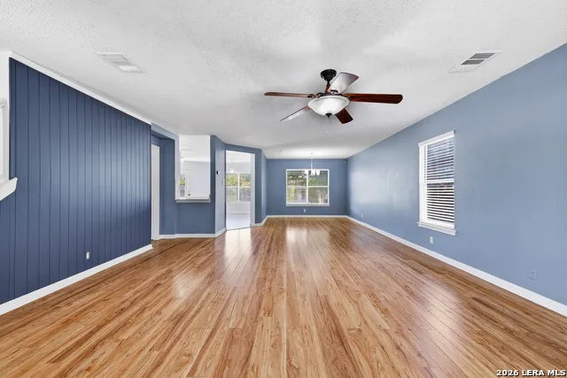 6318 Regency Wood San Antonio, TX 78249