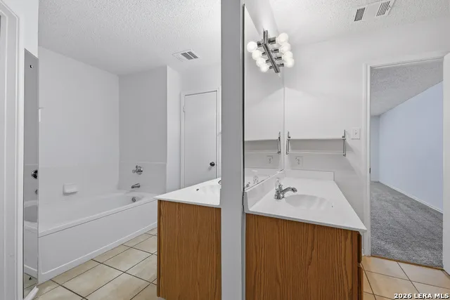 6318 Regency Wood San Antonio, TX 78249