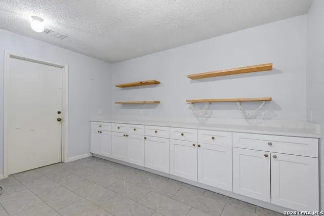 6318 Regency Wood San Antonio, TX 78249