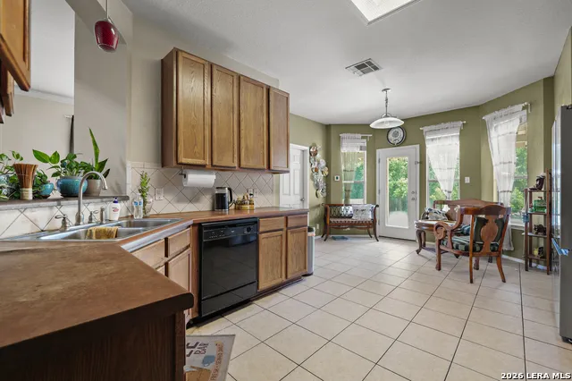 713 FALL CREEK DR Leander, TX 78641
