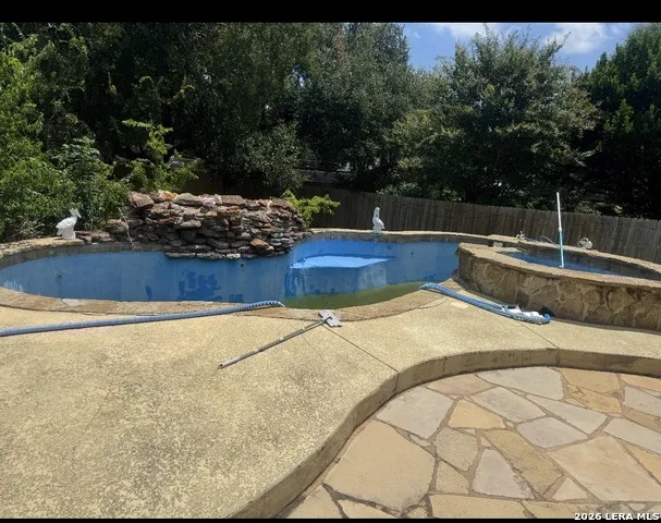 713 FALL CREEK DR Leander, TX 78641