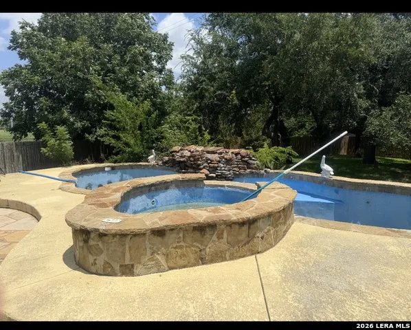 713 FALL CREEK DR Leander, TX 78641