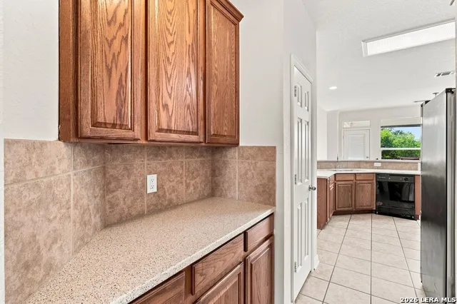 718 Desert Bluff San Antonio, TX 78258