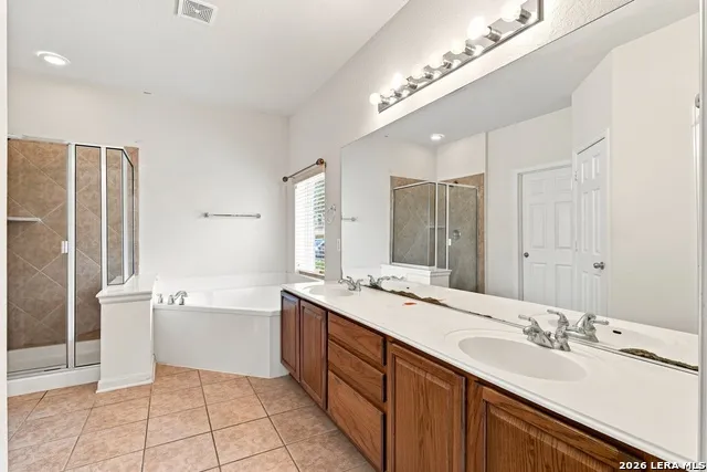 718 Desert Bluff San Antonio, TX 78258