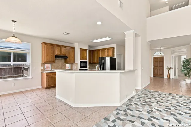 718 Desert Bluff San Antonio, TX 78258