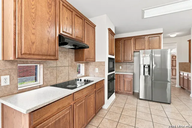 718 Desert Bluff San Antonio, TX 78258