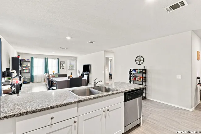 11931 Catbird San Antonio, TX 78221