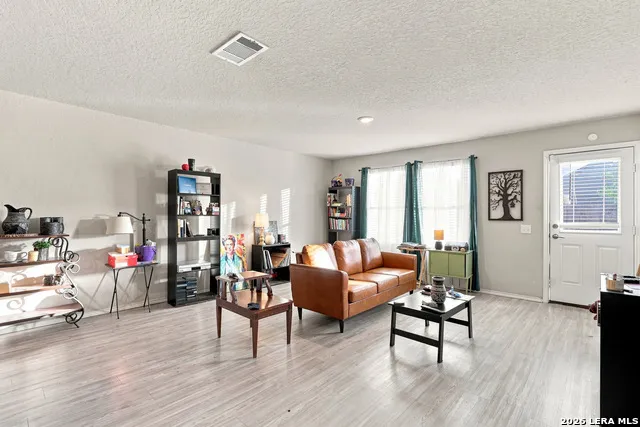11931 Catbird San Antonio, TX 78221