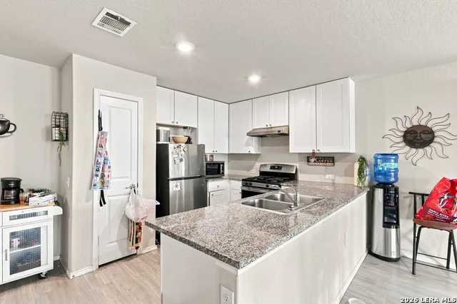 11931 Catbird San Antonio, TX 78221
