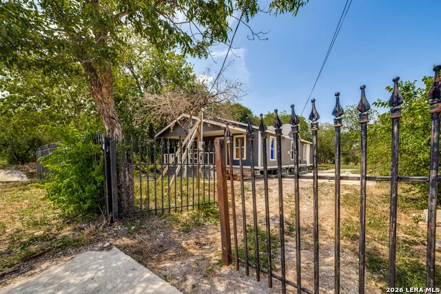 811 MCCAULEY BLVD San Antonio, TX 78221
