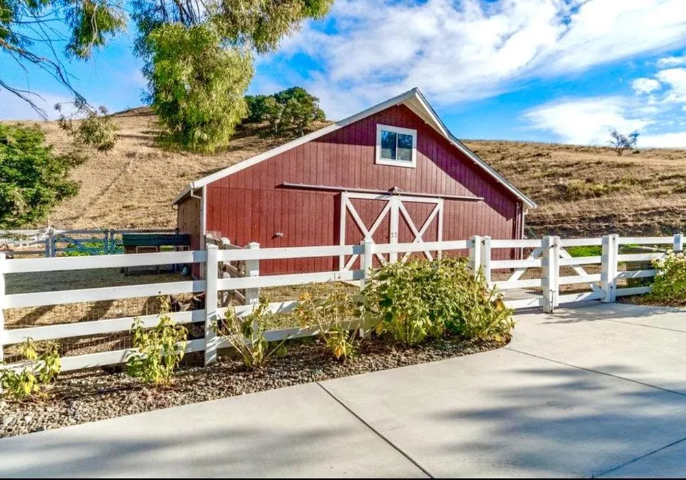 90 Adrian Dr Hollister, CA 95023