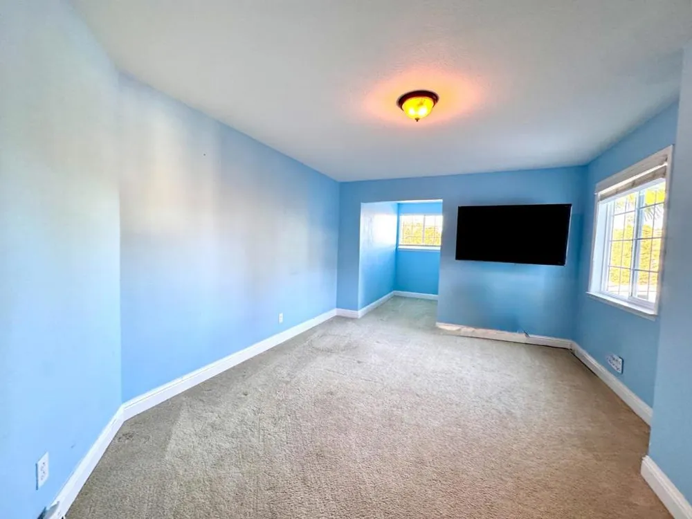 90 Adrian Dr Hollister, CA 95023