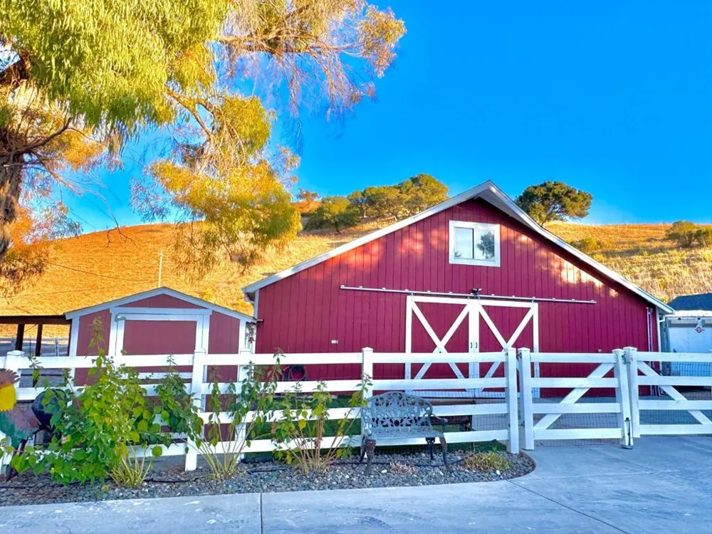 90 Adrian Dr Hollister, CA 95023